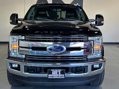 Used 2017 Ford F250 Lariat w/ Lariat Value Package AWD/4WD image 3