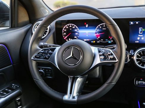 Used 2025 Mercedes-Benz GLA 250 4MATIC image 15