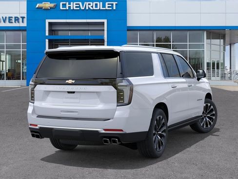 New 2026 Chevrolet Suburban High Country AWD/4WD image 4