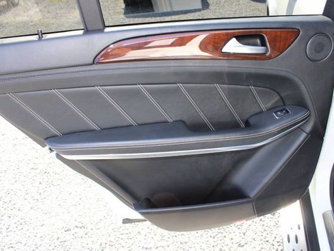 Used 2015 Mercedes-Benz GL 63 AMG 4MATIC w/ Accessory Chrome Package image 26
