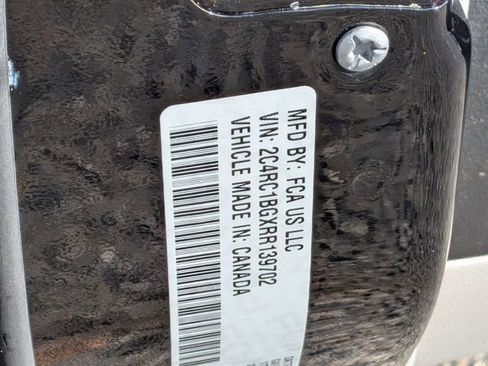 Used 2024 Chrysler Pacifica Touring-L image 32