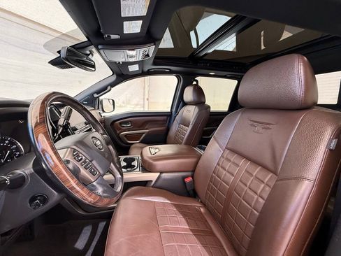Used 2021 Nissan Titan Platinum Reserve w/ Moonroof Package AWD/4WD image 30