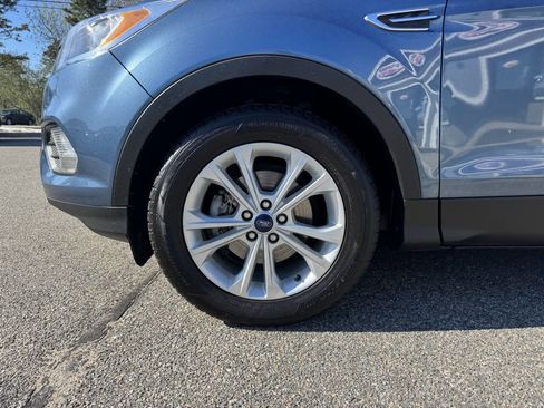 Used 2018 Ford Escape SE w/ SE Sync 3 Package FWD image 4