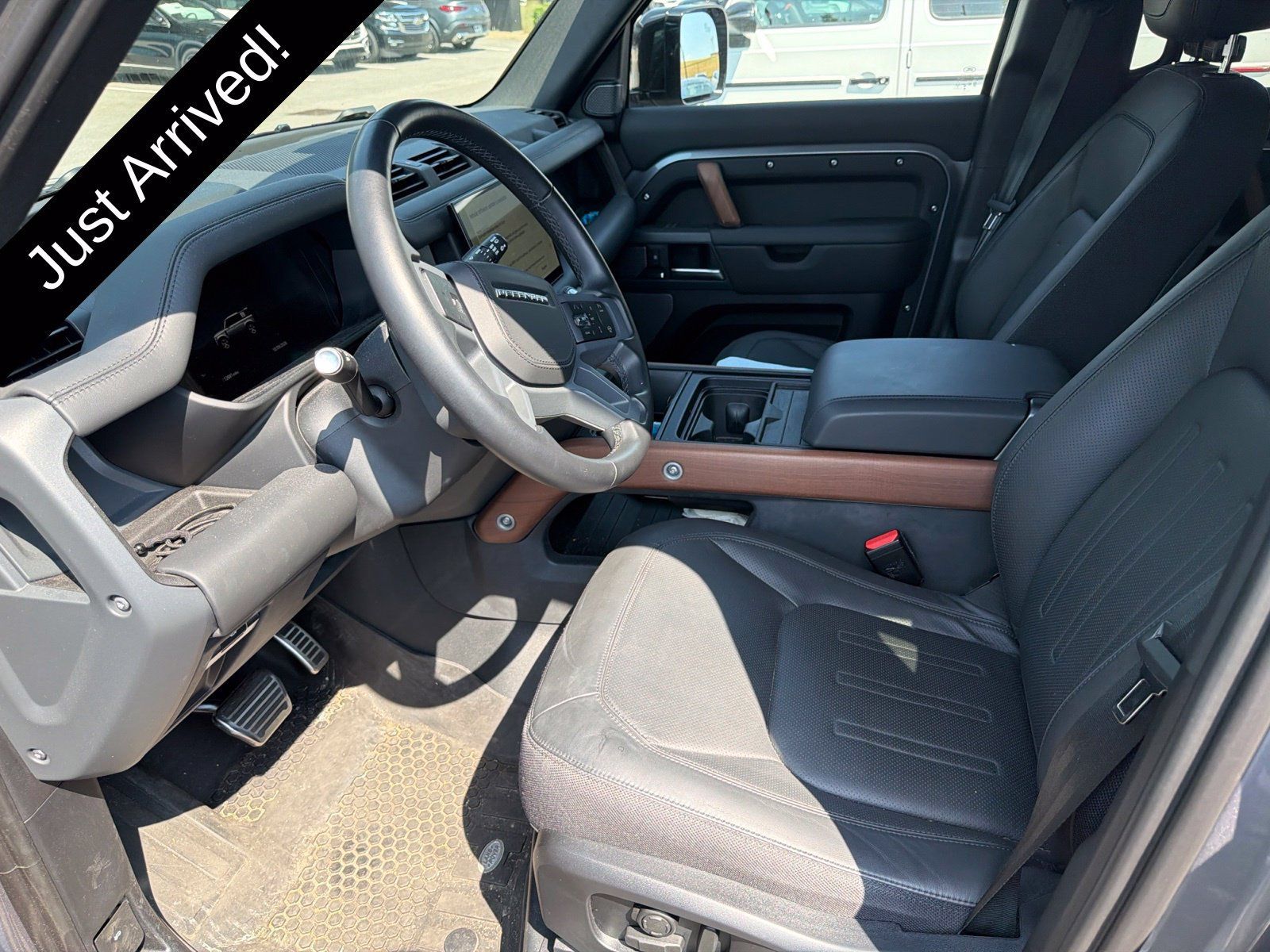 Used 2024 Land Rover Defender 110 X AWD/4WD image 5