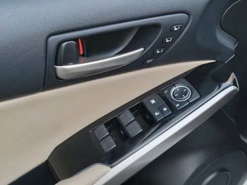 Used 2018 Lexus IS 300 AWD image 25