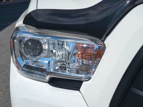 Used 2022 Toyota Tacoma SR w/ SR Convenience Package RWD image 10