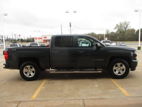 Used 2018 Chevrolet Silverado 1500 LT w/ All Star Edition image 8