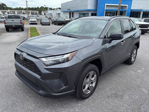 Used 2025 Toyota RAV4 LE AWD/4WD image 2