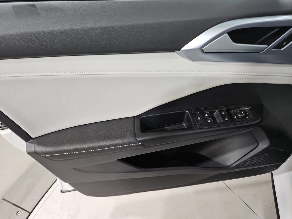 New 2026 Volkswagen Taos SE AWD/4WD image 10