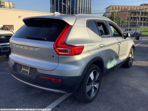 Used 2019 Volvo XC40 T5 Momentum AWD/4WD image 4