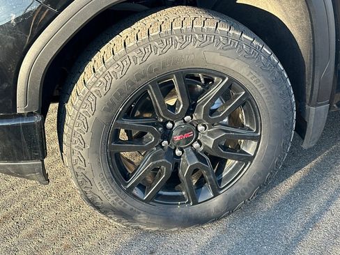 Used 2024 GMC Sierra 1500 Elevation image 46