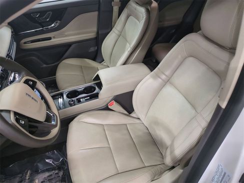 Certified 2022 Lincoln Corsair Standard w/ Equipment Group 101A image 12