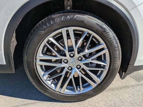 Used 2024 Acura MDX SH-AWD w/ Advance Package image 9