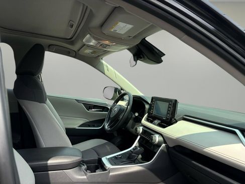 Used 2021 Toyota RAV4 XLE w/ Convenience Package image 29