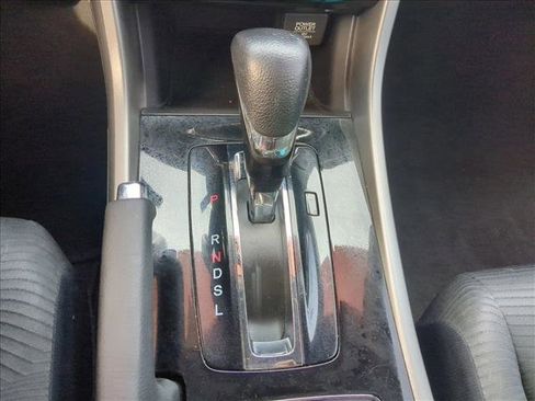 Used 2017 Honda Accord LX image 9