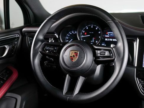 Certified 2023 Porsche Macan AWD/4WD image 16