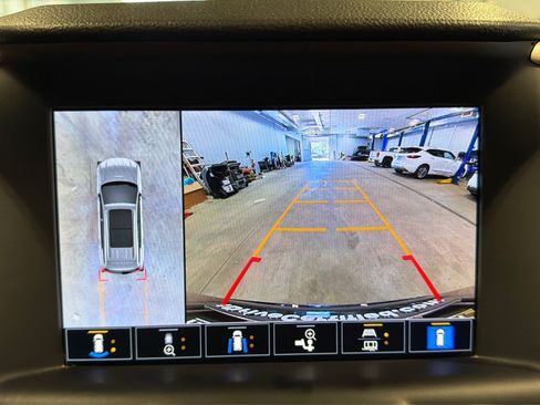 Used 2023 GMC Terrain Denali w/ Black Diamond Edition AWD/4WD image 32