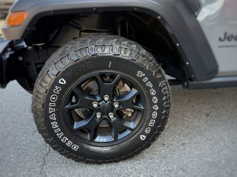 Used 2022 Jeep Wrangler Sport AWD/4WD image 18