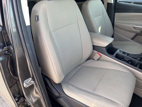 Used 2017 Ford Escape SE image 50