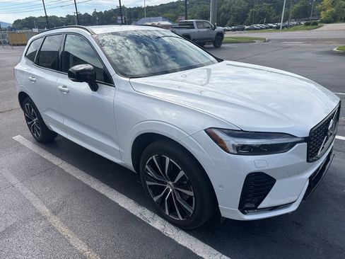 Used 2024 Volvo XC60 B5 Ultimate w/ Climate Package AWD/4WD image 2