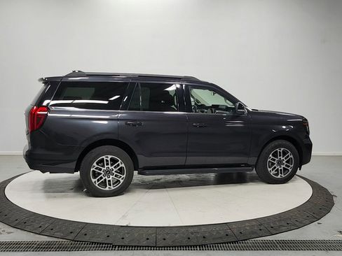 Used 2025 Ford Expedition Active image 8