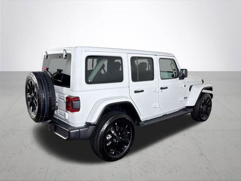Certified 2025 Jeep Wrangler Unlimited Sahara AWD/4WD image 7
