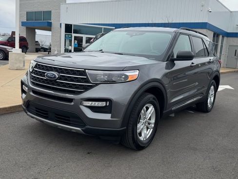 Certified 2022 Ford Explorer XLT w/ Equipment Group 202A AWD/4WD image 4