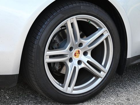 Used 2017 Porsche Panamera 4S w/ Premium Package Plus AWD/4WD image 15