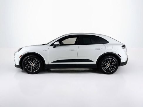 Certified 2025 Porsche Macan Electric RWD image 2