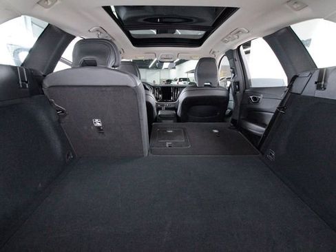 Certified 2025 Volvo XC60 B5 Plus w/ Climate Package AWD/4WD image 32