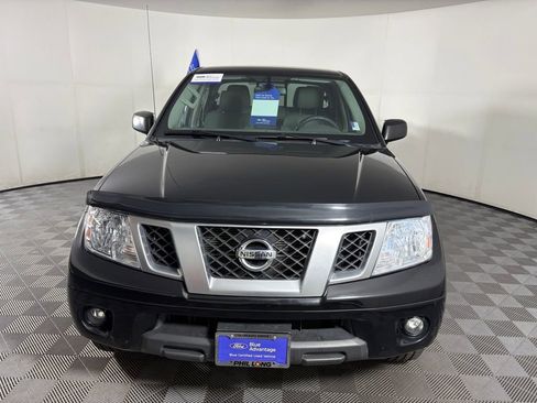 Used 2021 Nissan Frontier SV image 2
