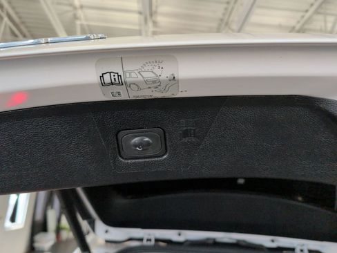 Used 2017 Ford Edge Titanium w/ Equipment Group 302A AWD/4WD image 14