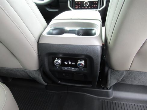 Used 2024 GMC Acadia Elevation w/ Luxury Package FWD image 32