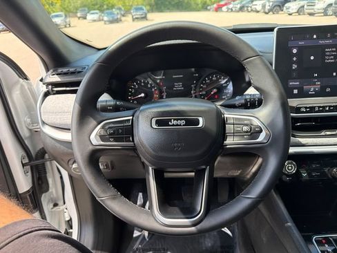 Used 2023 Jeep Compass Latitude AWD/4WD image 26