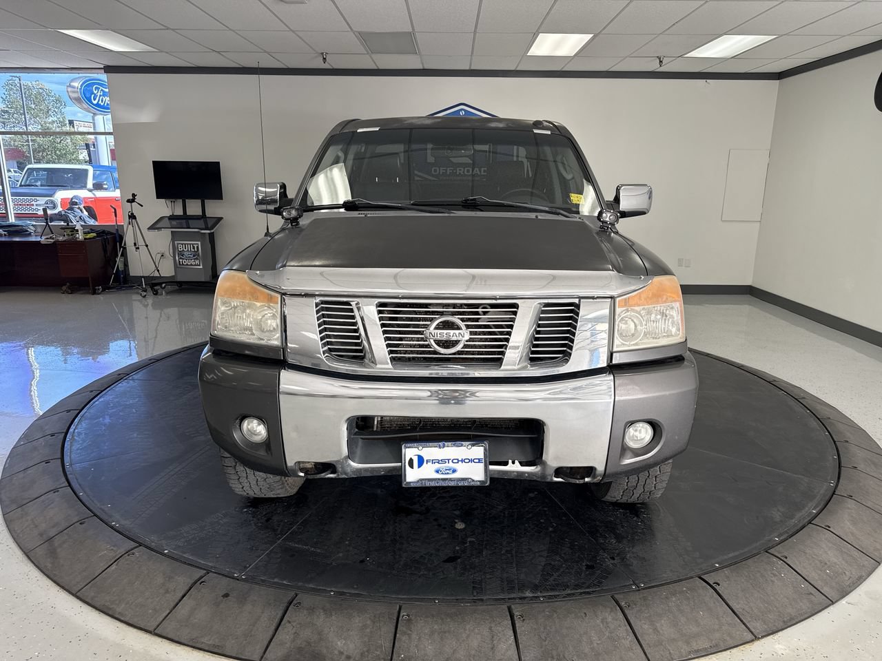Used 2009 Nissan Titan LE AWD/4WD image 3