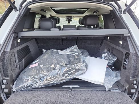 New 2025 Land Rover Range Rover Autobiography image 14