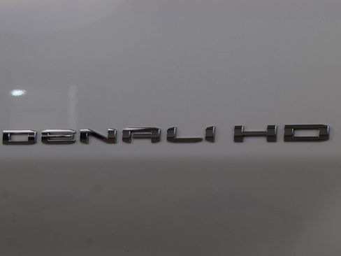 Used 2024 GMC Sierra 3500 Denali Ultimate image 18