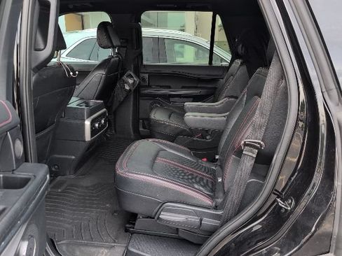 Used 2024 Ford Expedition Limited AWD/4WD image 4