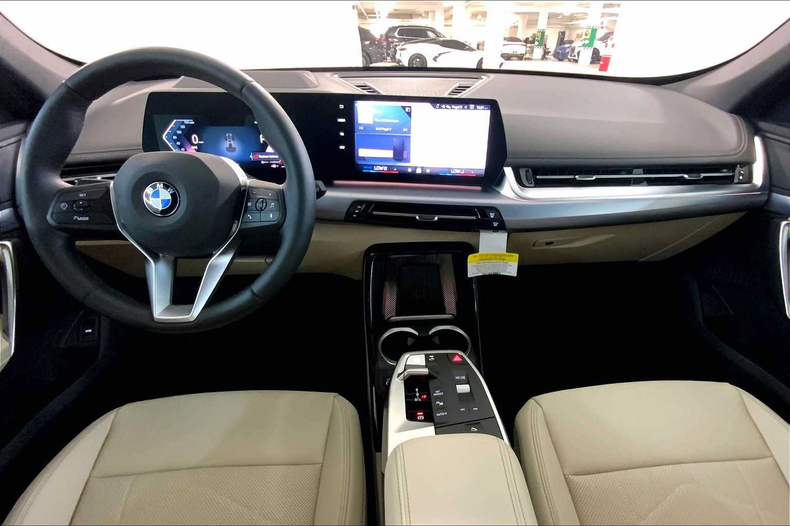 Used 2025 BMW X1 xDrive28i w/ Technology Package AWD/4WD image 5