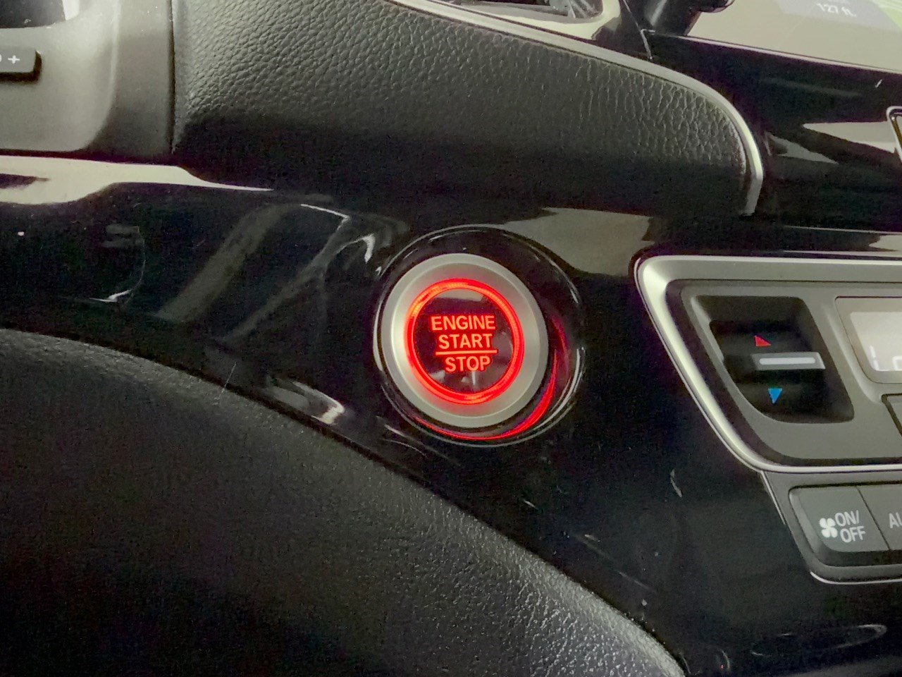 Certified 2024 Honda Passport Black Edition image 20