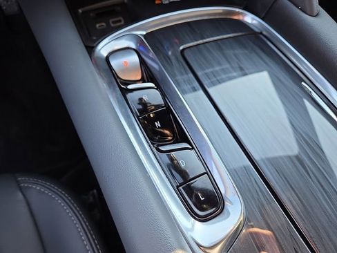 Used 2022 Buick Enclave Essence image 18