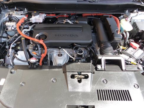 Used 2025 Honda CR-V Sport image 32