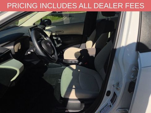 Used 2022 Toyota Corolla LE FWD image 5