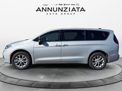 New 2026 Chrysler Pacifica Select