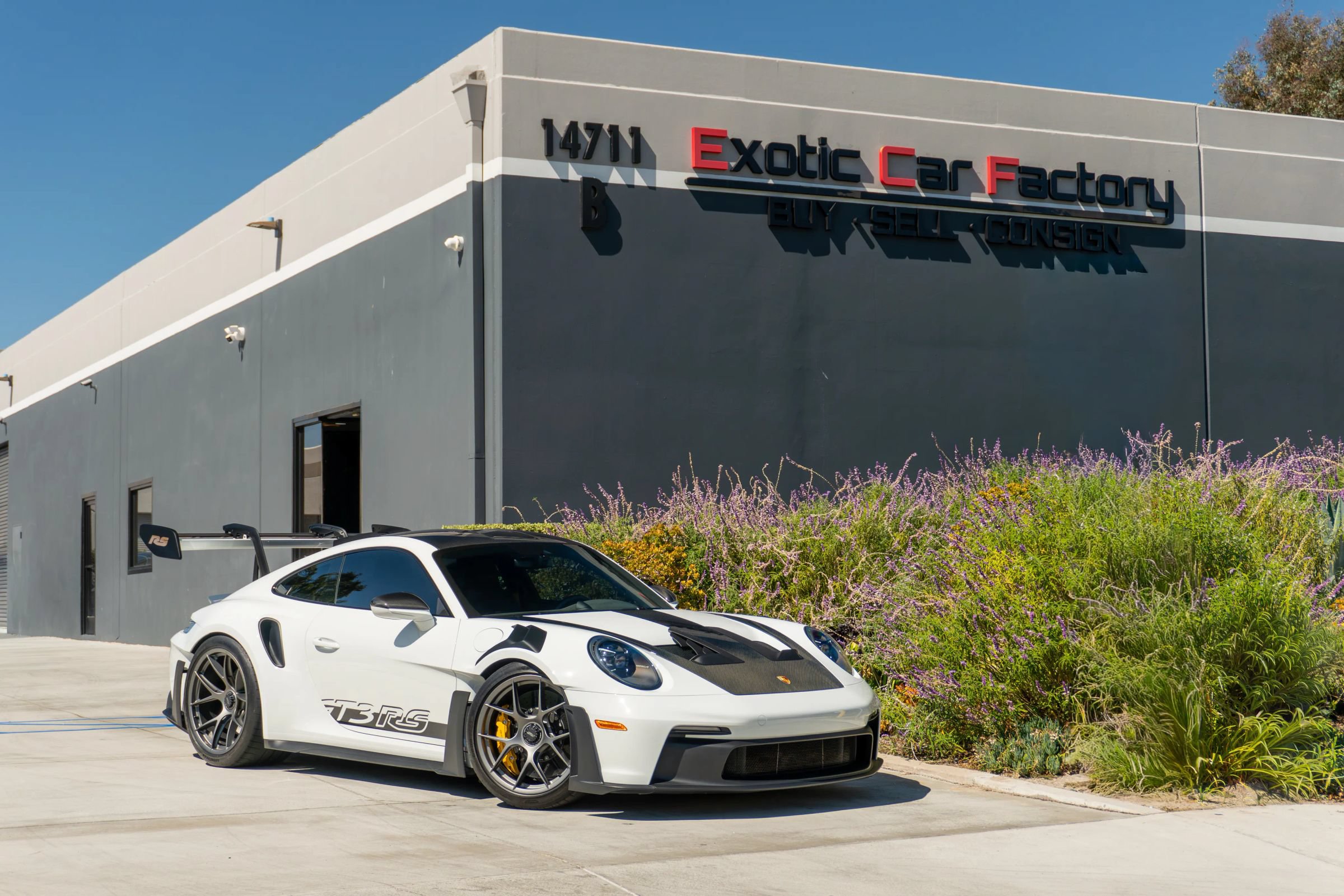 Used 2025 Porsche 911 GT3 RS RWD image 1