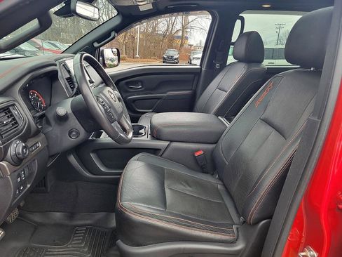 Used 2021 Nissan Titan PRO-4X w/ Pro-4x Convenience Package image 11
