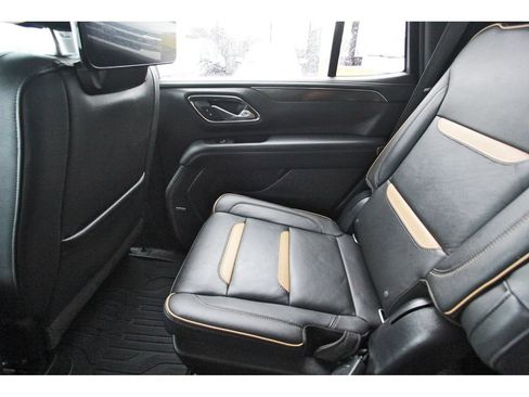 Used 2021 GMC Yukon AT4 w/ AT4 Premium Package AWD/4WD image 12