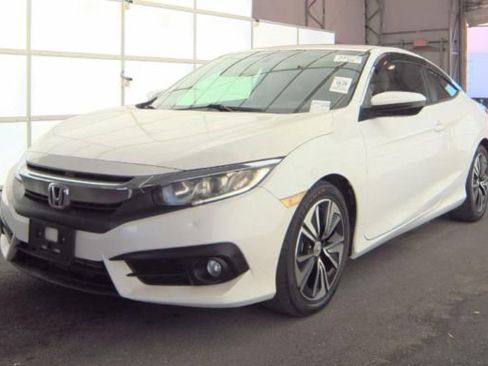 Used 2017 Honda Civic EX-T image 2
