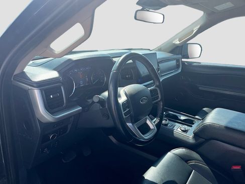Used 2024 Ford Expedition XLT AWD/4WD image 9