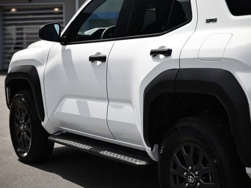 Used 2025 Toyota 4Runner SR5 AWD/4WD image 6